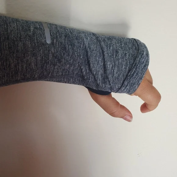 Nike Women's Gray Long Sleeve Top - Picture 4 of 5